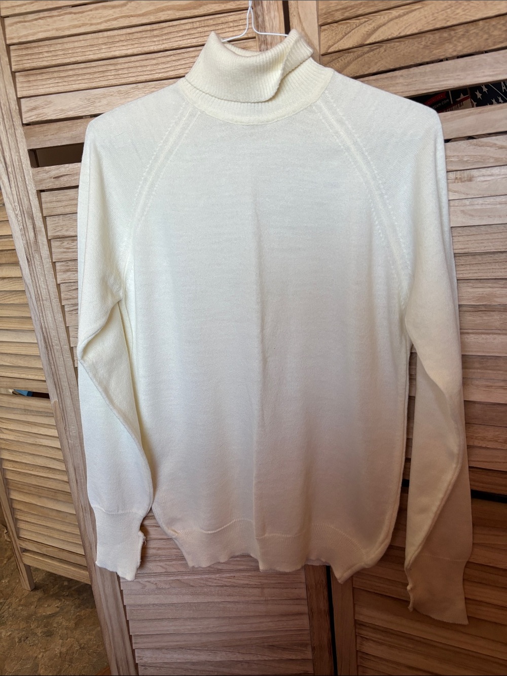 Classic Cream Turtleneck Sweater - Men’s Vintage K -Mart Medium